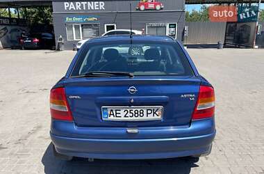 Хэтчбек Opel Astra 2001 в 