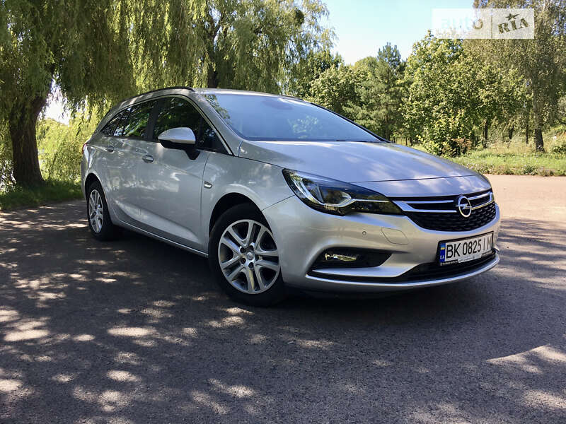 Универсал Opel Astra 2016 в Ровно