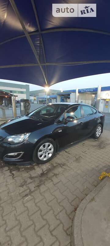 Седан Opel Astra 2014 в Вапнярке