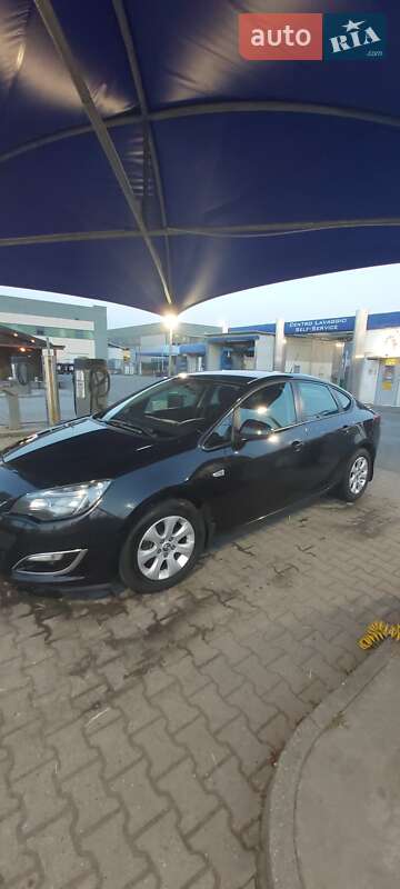 Opel Astra 2014