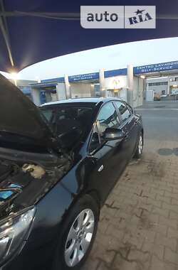 Седан Opel Astra 2014 в Вапнярке