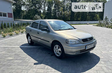 Седан Opel Astra 2008 в Луцке