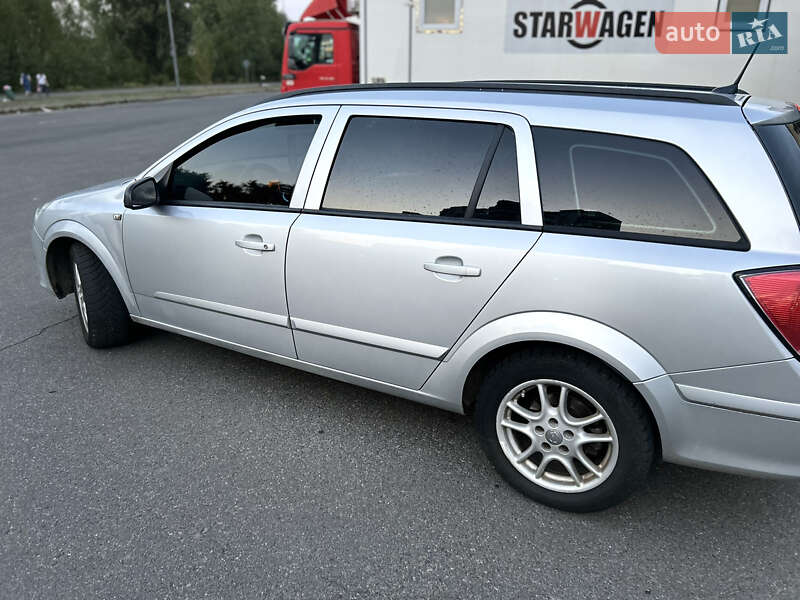 Универсал Opel Astra 2006 в Киеве