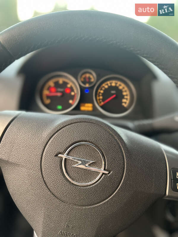 Универсал Opel Astra 2006 в Киеве
