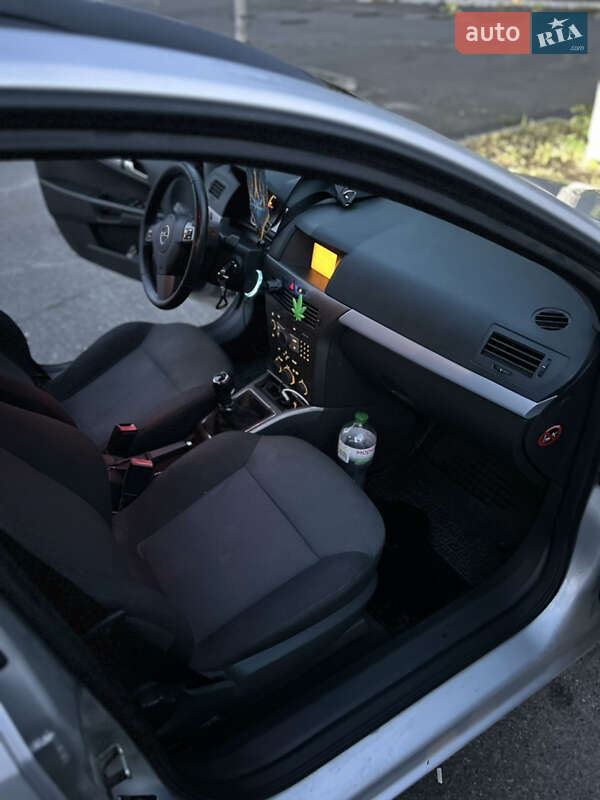 Универсал Opel Astra 2006 в Киеве