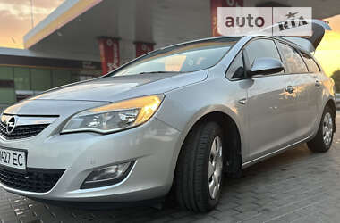 Универсал Opel Astra 2011 в Виннице