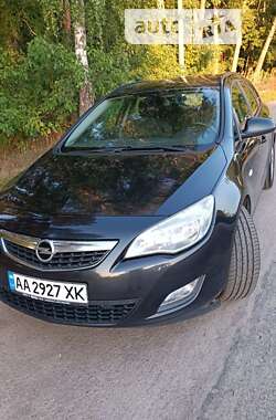 Универсал Opel Astra 2012 в Киеве