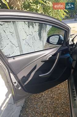 Универсал Opel Astra 2011 в 