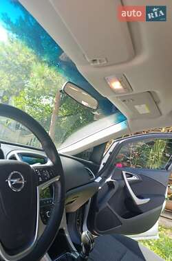 Универсал Opel Astra 2011 в 
