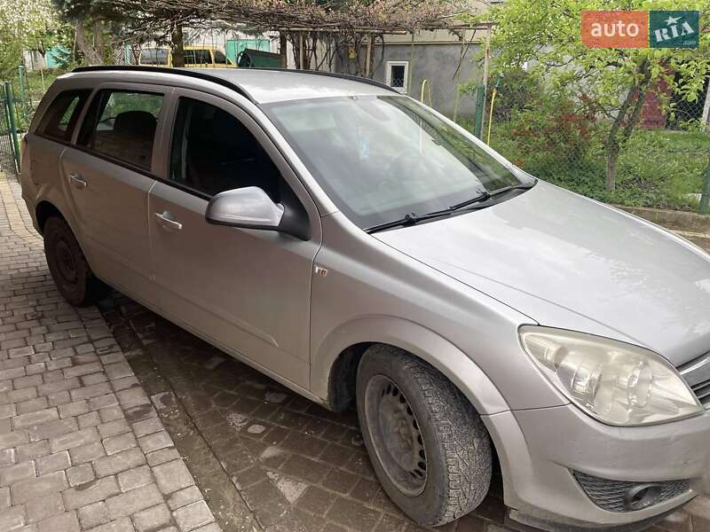 Универсал Opel Astra 2008 в Новом Роздоле