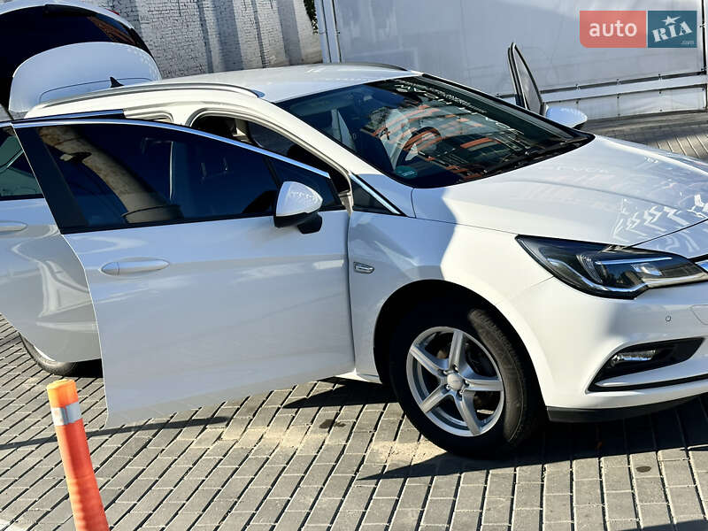 Універсал Opel Astra 2018 в Вінниці