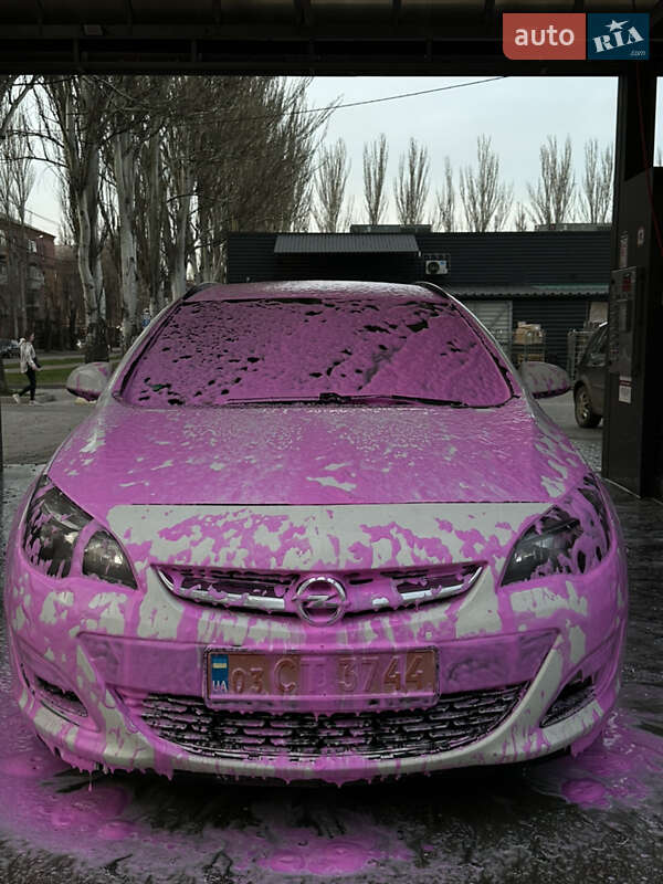 Універсал Opel Astra 2012 в Кривому Розі