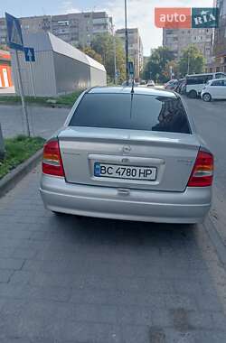 Седан Opel Astra 2005 в 