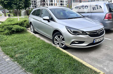 Універсал Opel Astra 2017 в Львові