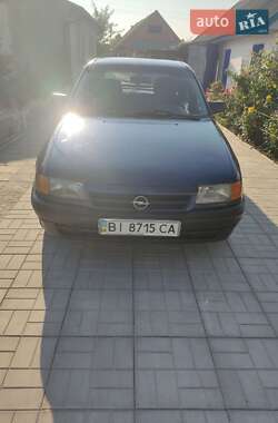 Хэтчбек Opel Astra 1992 в 