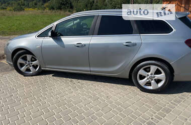 Універсал Opel Astra 2012 в Яворові