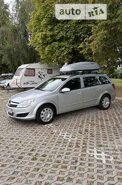 Универсал Opel Astra 2009 в Смыге