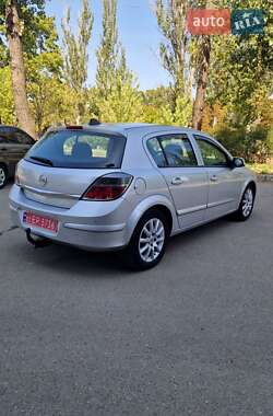Хэтчбек Opel Astra 2008 в 