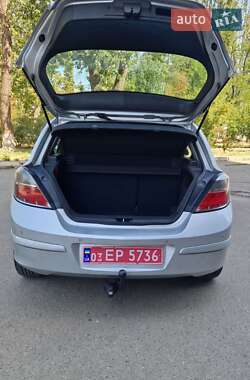 Хэтчбек Opel Astra 2008 в 