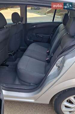 Хэтчбек Opel Astra 2008 в 