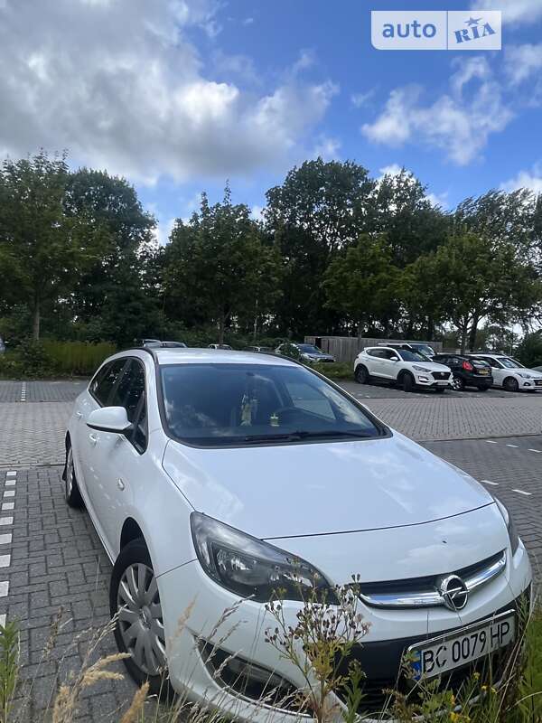 Універсал Opel Astra 2013 в 