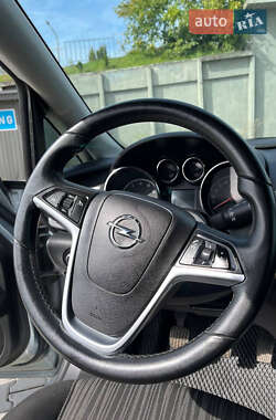 Хетчбек Opel Astra 2010 в 