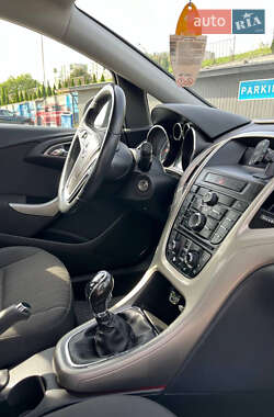 Хетчбек Opel Astra 2010 в 