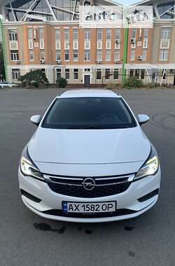 Універсал Opel Astra 2017 в Харкові