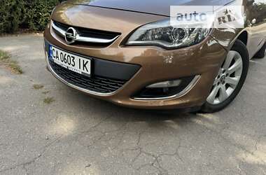 Универсал Opel Astra 2015 в Христиновке