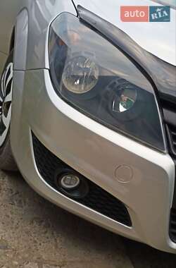 Универсал Opel Astra 2009 в 
