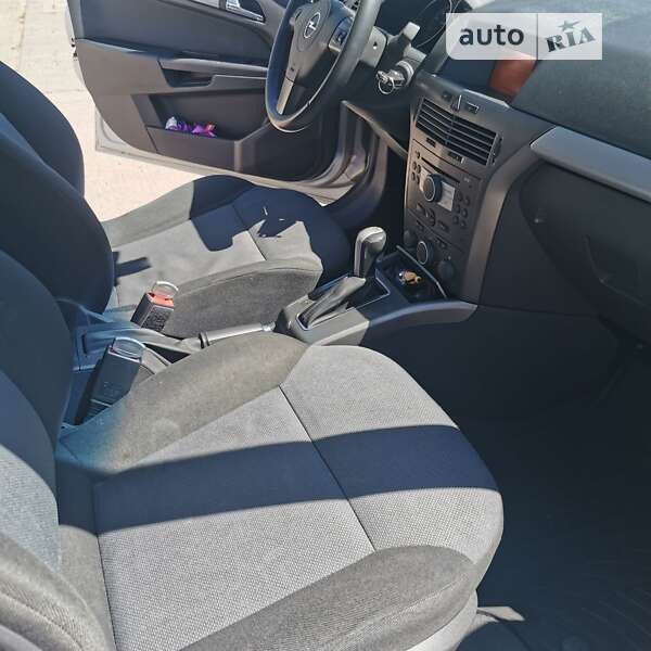 Універсал Opel Astra 2004 в Олександрії