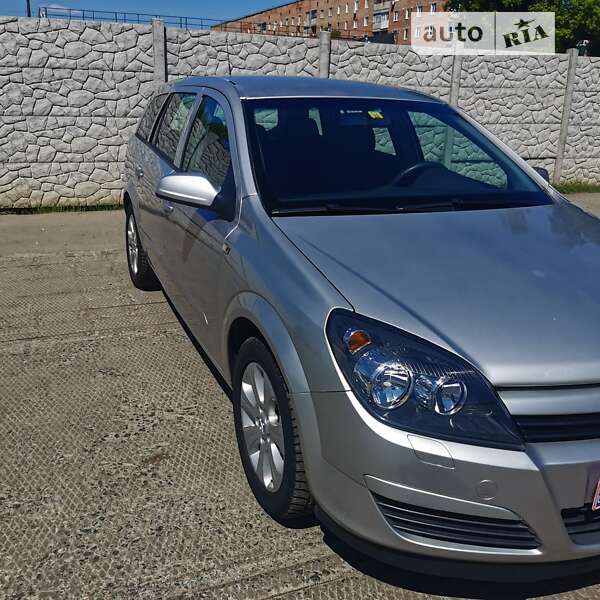 Универсал Opel Astra 2004 в 