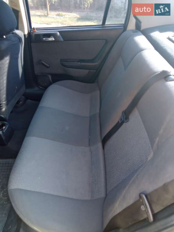 Седан Opel Astra 2007 в Львові