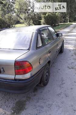 Седан Opel Astra 1992 в 