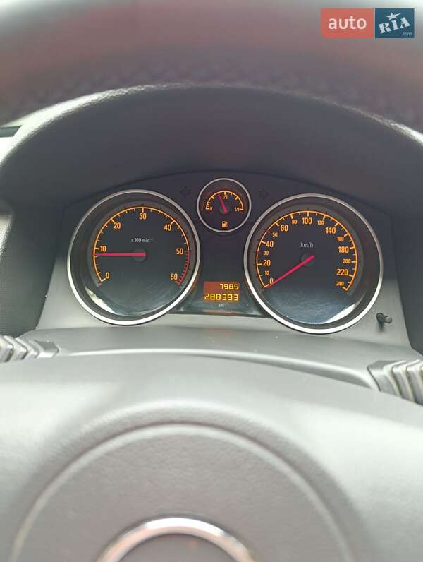 Универсал Opel Astra 2010 в Василькове