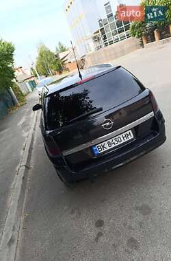 Универсал Opel Astra 2010 в 