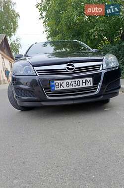 Универсал Opel Astra 2010 в 