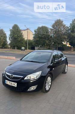 Хэтчбек Opel Astra 2011 в Луцке