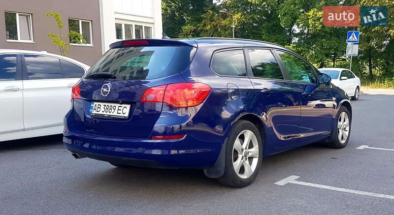 Универсал Opel Astra 2012 в Виннице