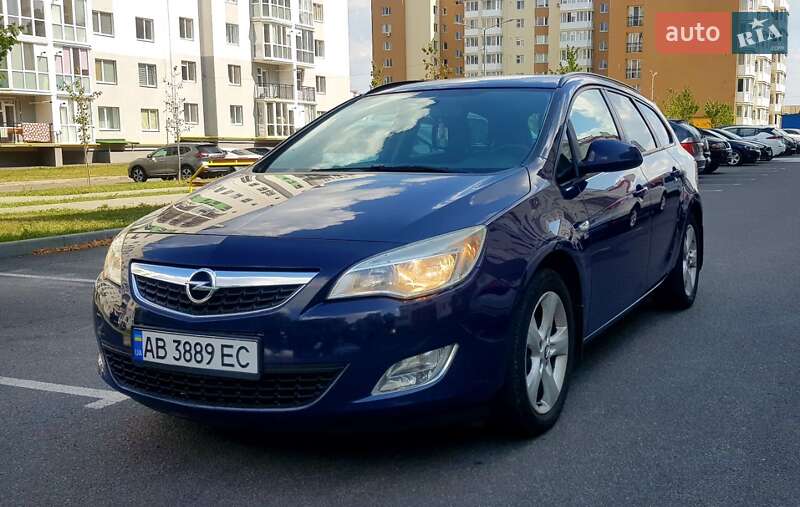 Универсал Opel Astra 2012 в Виннице