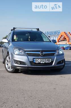 Универсал Opel Astra 2010 в Львове