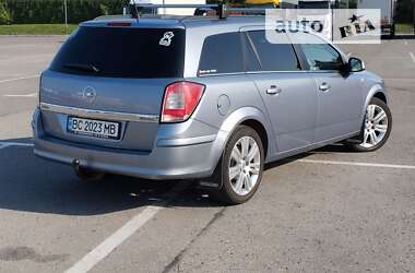 Универсал Opel Astra 2010 в Львове