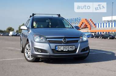 Универсал Opel Astra 2010 в Львове