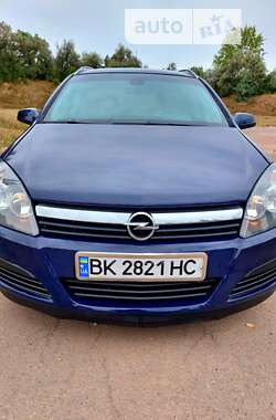 Универсал Opel Astra 2006 в Тростянце