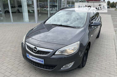 Універсал Opel Astra 2011 в Полтаві