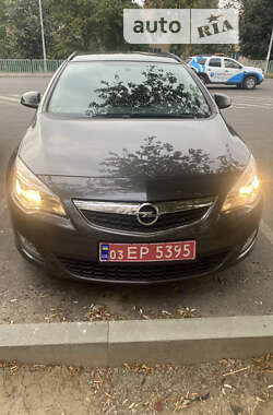 Универсал Opel Astra 2012 в Полтаве