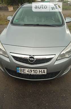 Універсал Opel Astra 2011 в Вознесенську