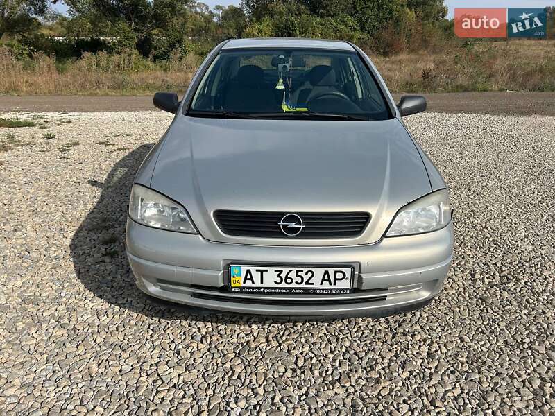 Седан Opel Astra 2008 в 