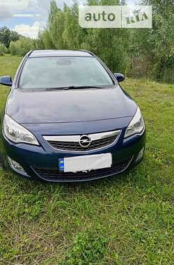 Універсал Opel Astra 2011 в Борзні