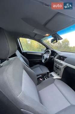 Универсал Opel Astra 2007 в 